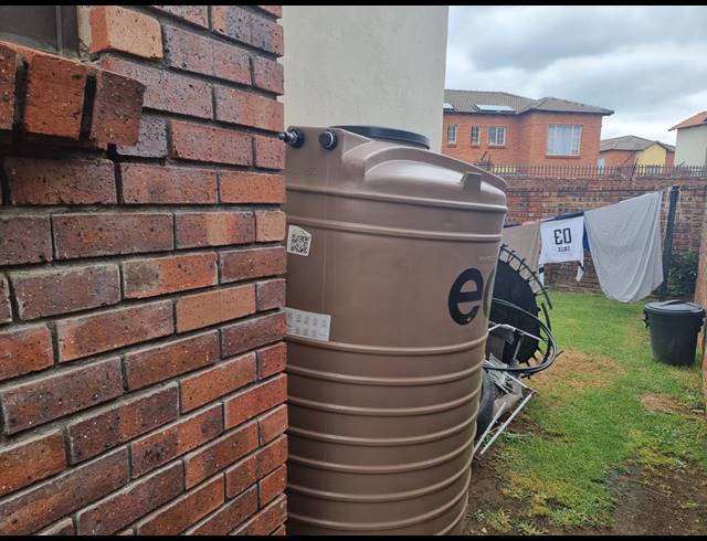 3 BEDROOM TOWNHOUSE FOR SALE IN WATERVAL EAST